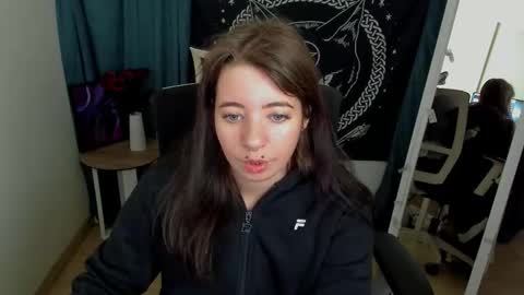 Snapshot of black_kittie_01 chatting on September 18, 12:29 pm Black Kittie Wednesday - 1300 - 1900 GMT help me get 100 thumbs up online show from September 18, 12:29 pm