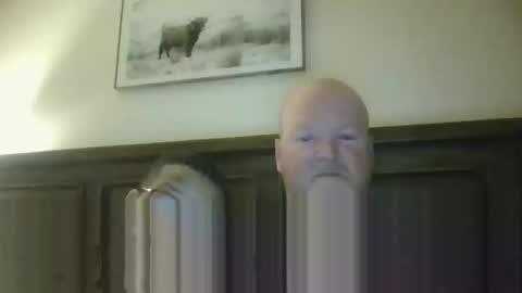 Snapshot of black_n_white4 chatting on December 2, 10:39 am black_n_white4 online show from December 2, 10:39 am