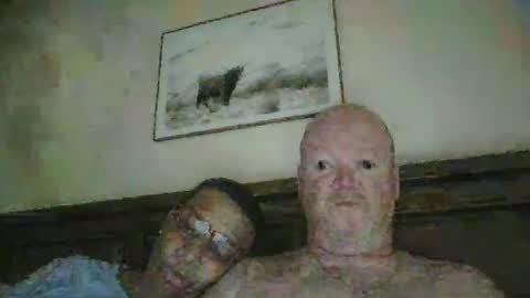 Snapshot of black_n_white4 chatting on December 13, 11:06 pm black_n_white4 online show from December 13, 11:06 pm