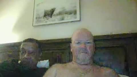Snapshot of black_n_white4 chatting on December 14, 12:44 pm black_n_white4 online show from December 14, 12:44 pm