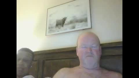Snapshot of black_n_white4 chatting on December 26, 11:10 am black_n_white4 online show from December 26, 11:10 am