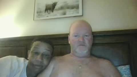 Snapshot of black_n_white4 chatting on December 30, 11:04 am black_n_white4 online show from December 30, 11:04 am