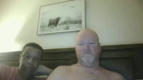Snapshot of black_n_white4 chatting on January 17, 11:27 am black_n_white4 online show from January 17, 11:27 am