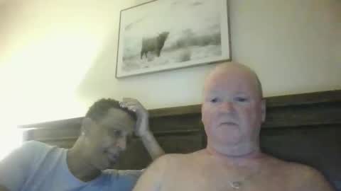 Snapshot of black_n_white4 chatting on January 26, 11:28 am black_n_white4 online show from January 26, 11:28 am