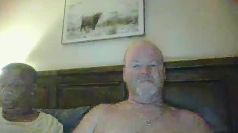 Snapshot of black_n_white4 chatting on February 4, 10:32 am black_n_white4 online show from February 4, 10:32 am