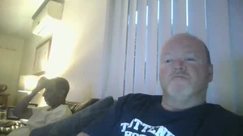 Snapshot of black_n_white4 chatting on February 6, 9:43 am black_n_white4 online show from February 6, 9:43 am