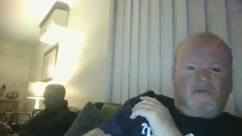 Snapshot of black_n_white4 chatting on February 19, 9:28 am black_n_white4 online show from February 19, 9:28 am