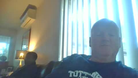 Snapshot of black_n_white4 chatting on February 24, 8:17 am black_n_white4 online show from February 24, 8:17 am