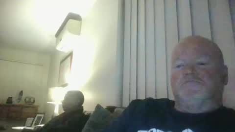 Snapshot of black_n_white4 chatting on March 2, 9:31 am black_n_white4 online show from March 2, 9:31 am