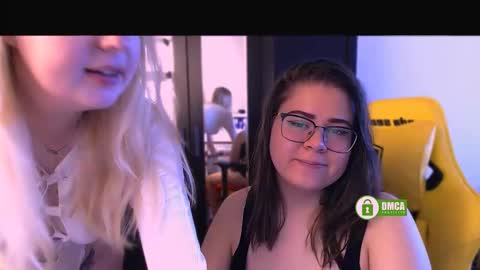 Sasha and Bella online show from September 25, 6:28 am