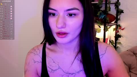 Snapshot of black_pant3r chatting on January 4, 11:33 am Mon Mon online show from January 4, 11:33 am