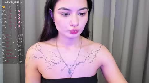 Snapshot of black_pant3r chatting on January 16, 2:41 am Mon Mon online show from January 16, 2:41 am