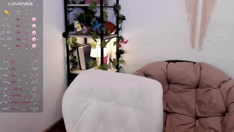 Snapshot of black_pant3r chatting on January 19, 5:48 am Mon Mon online show from January 19, 5:48 am