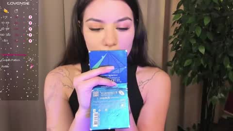 Snapshot of black_pant3r chatting on February 3, 2:47 am Mon Mon online show from February 3, 2:47 am