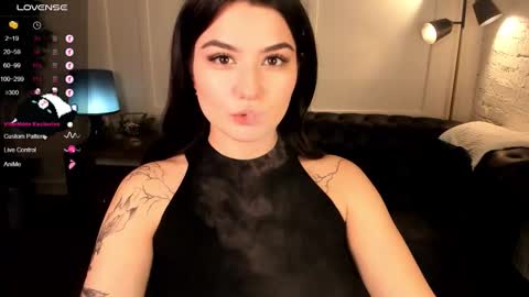 Snapshot of black_pant3r chatting on September 27, 2:38 am Mon Mon online show from September 27, 2:38 am