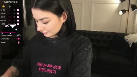 Snapshot of black_pant3r chatting on October 3, 2:52 am Mon Mon online show from October 3, 2:52 am