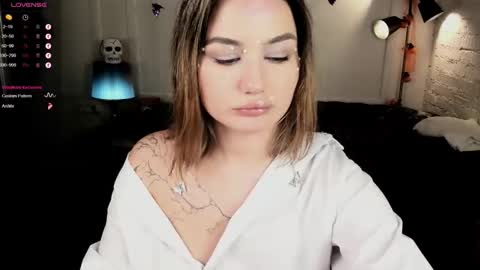 Snapshot of black_pant3r chatting on October 29, 3:09 am Mon Mon online show from October 29, 3:09 am