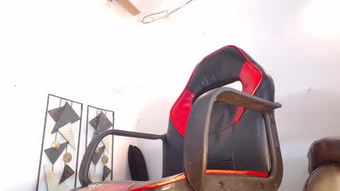 Snapshot of black_raiden chatting on October 14, 11:49 pm black raiden online show from October 14, 11:49 pm
