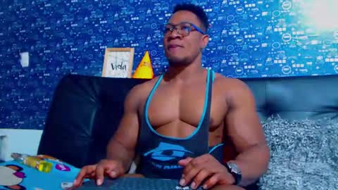 Snapshot of black_seus85 chatting on October 26, 8:59 pm duglas online show from October 26, 8:59 pm