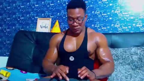 Snapshot of black_seus85 chatting on October 27, 6:01 pm duglas online show from October 27, 6:01 pm