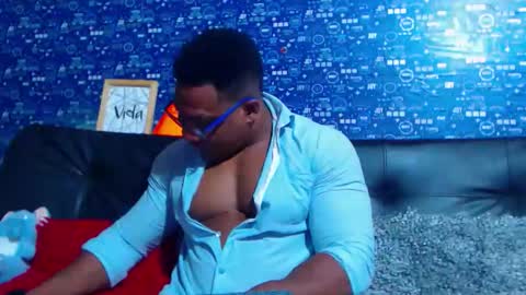 Snapshot of black_seus85 chatting on November 27, 3:58 pm duglas online show from November 27, 3:58 pm