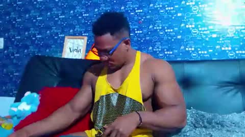 Snapshot of black_seus85 chatting on November 28, 3:25 pm duglas online show from November 28, 3:25 pm