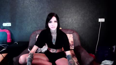 Snapshot of black_sswan chatting on January 22, 3:51 pm Kristin online show from January 22, 3:51 pm