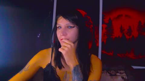 Snapshot of black_sswan chatting on October 19, 8:48 am Kristin online show from October 19, 8:48 am