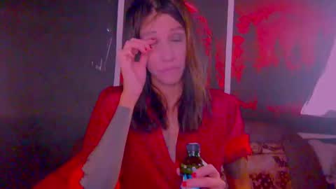 Snapshot of black_sswan chatting on October 27, 7:01 am Kristin online show from October 27, 7:01 am