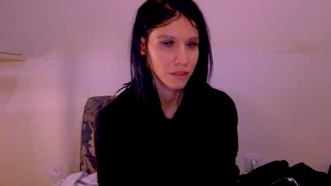 Snapshot of black_sswan chatting on January 13, 12:27 am Kristin online show from January 13, 12:27 am