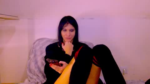 Snapshot of black_sswan chatting on January 15, 8:56 pm Kristin online show from January 15, 8:56 pm