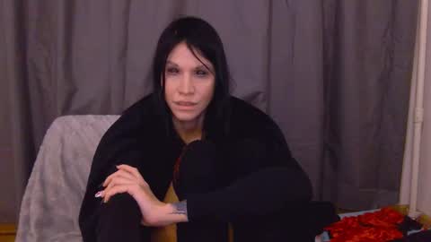 Snapshot of black_sswan chatting on February 10, 5:06 pm Kristin online show from February 10, 5:06 pm