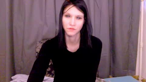 Snapshot of black_sswan chatting on February 12, 2:23 pm Kristin online show from February 12, 2:23 pm