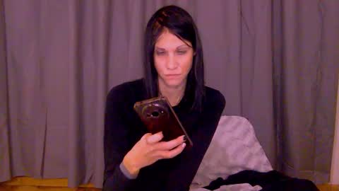 Snapshot of black_sswan chatting on February 19, 4:03 pm Kristin online show from February 19, 4:03 pm