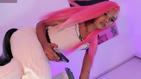 Snapshot of black_thifanny1 chatting on May 14, 8:54 am black_thifanny1 online show from May 14, 8:54 am