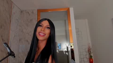 Snapshot of blackbeauty_ts chatting on December 2, 5:59 pm Nina online show from December 2, 5:59 pm