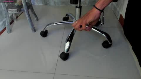 Snapshot of blackbeauty_ts chatting on January 15, 10:24 pm Nina online show from January 15, 10:24 pm