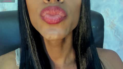 Snapshot of blackbeauty_ts chatting on January 16, 11:04 am Nina online show from January 16, 11:04 am