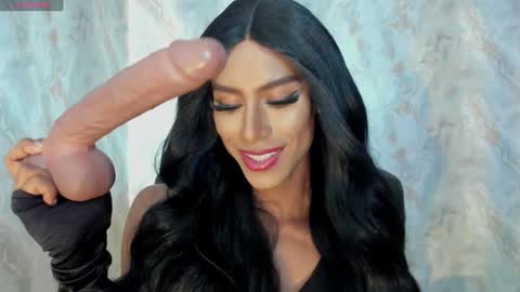 Snapshot of blackbeauty_ts chatting on January 19, 2:49 pm Nina online show from January 19, 2:49 pm