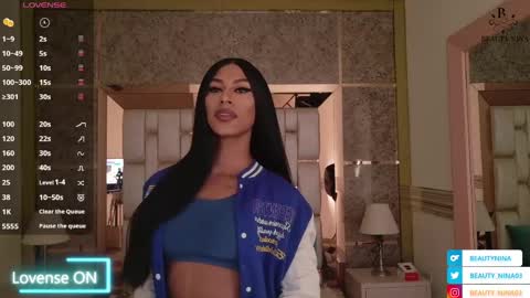 Snapshot of blackbeauty_ts chatting on April 14, 1:17 pm Nina online show from April 14, 1:17 pm