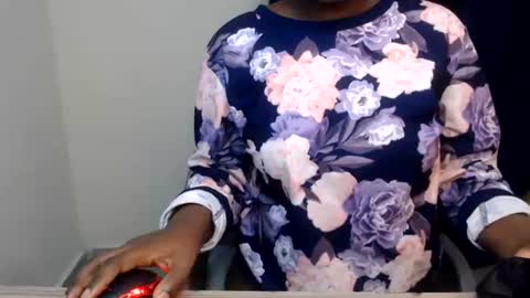 Snapshot of blackcyn chatting on July 2, 3:23 am Cynthia online show from July 2, 3:23 am