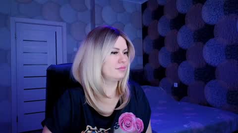 Snapshot of blackeyes11 chatting on February 4, 4:59 am blackeyes11 online show from February 4, 4:59 am