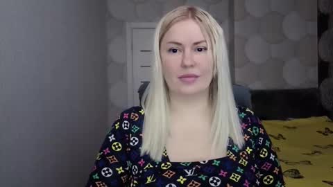 Snapshot of blackeyes11 chatting on December 18, 4:07 am blackeyes11 online show from December 18, 4:07 am