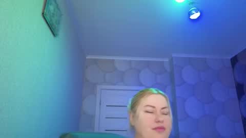 Snapshot of blackeyes11 chatting on February 4, 2:17 am blackeyes11 online show from February 4, 2:17 am