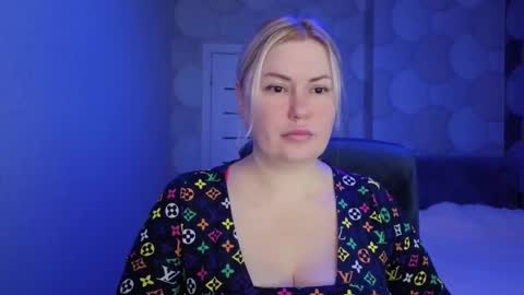 Snapshot of blackeyes11 chatting on February 8, 2:59 am blackeyes11 online show from February 8, 2:59 am