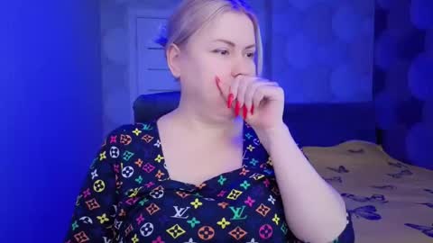 Snapshot of blackeyes11 chatting on March 8, 4:27 am blackeyes11 online show from March 8, 4:27 am