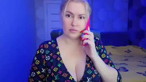 Snapshot of blackeyes11 chatting on March 16, 1:22 am blackeyes11 online show from March 16, 1:22 am