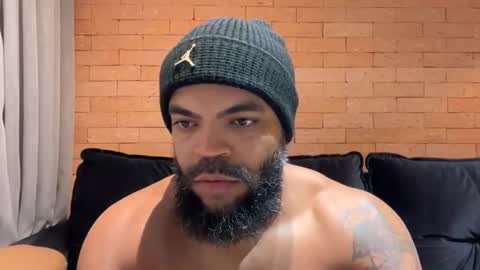 Macauly online show from March 5, 11:45 pm