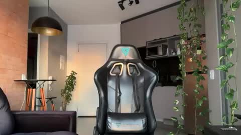 Macauly online show from March 17, 9:07 pm