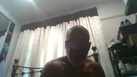 Me and her online show from May 6, 8:30 am